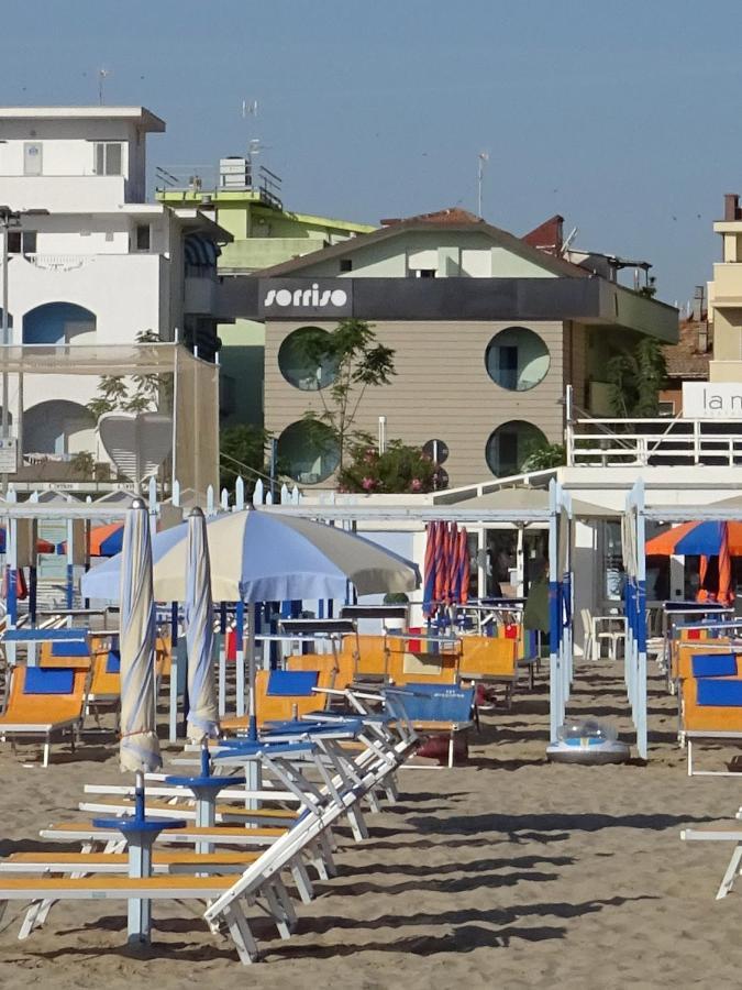 Hotel Sorriso - Molto Piu Di Una Stella Riccione Buitenkant foto