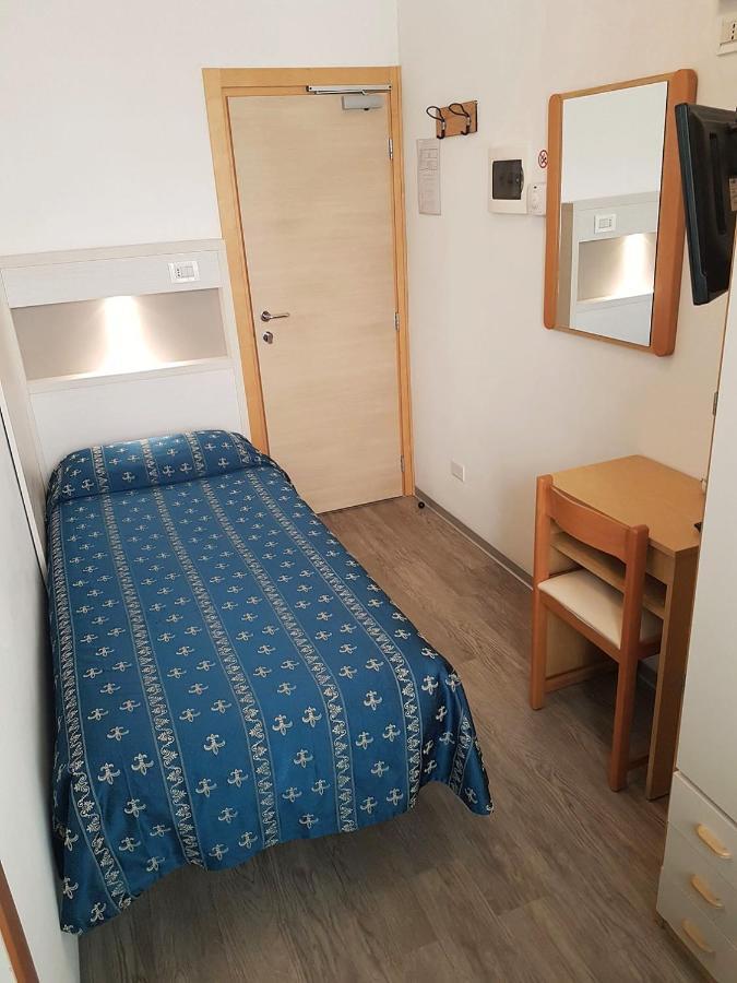 Hotel Sorriso - Molto Piu Di Una Stella Riccione Buitenkant foto