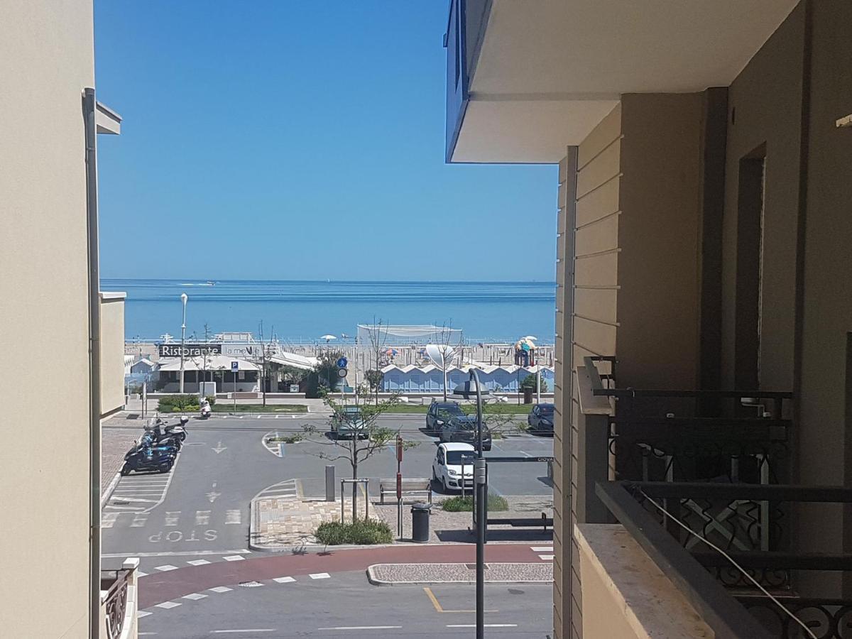 Hotel Sorriso - Molto Piu Di Una Stella Riccione Buitenkant foto