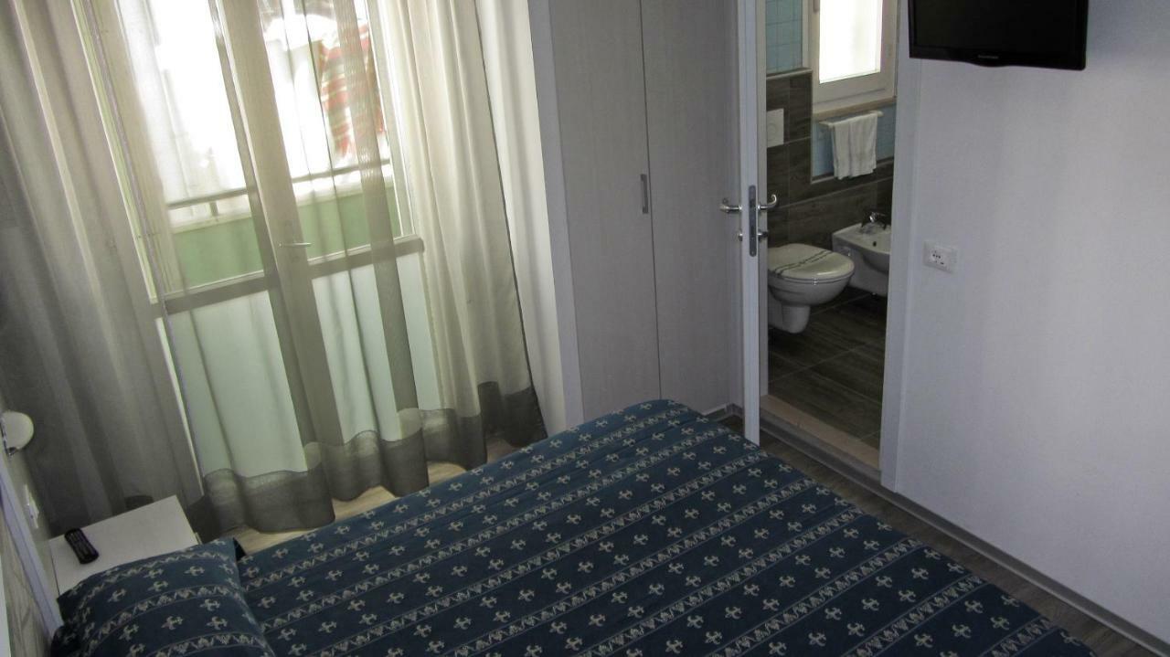 Hotel Sorriso - Molto Piu Di Una Stella Riccione Buitenkant foto