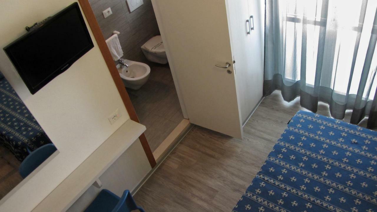 Hotel Sorriso - Molto Piu Di Una Stella Riccione Buitenkant foto