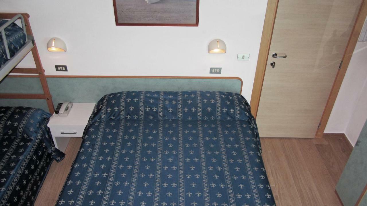 Hotel Sorriso - Molto Piu Di Una Stella Riccione Buitenkant foto